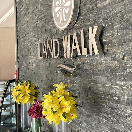 Land Walk Al Aqiq Aparthotel Riad Exterior foto