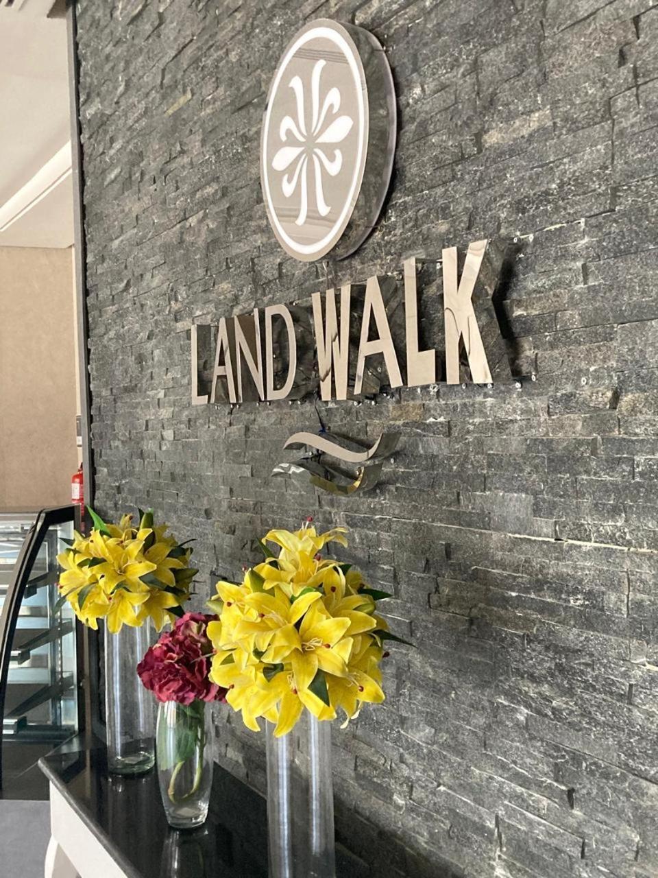 Land Walk Al Aqiq Aparthotel Riad Exterior foto